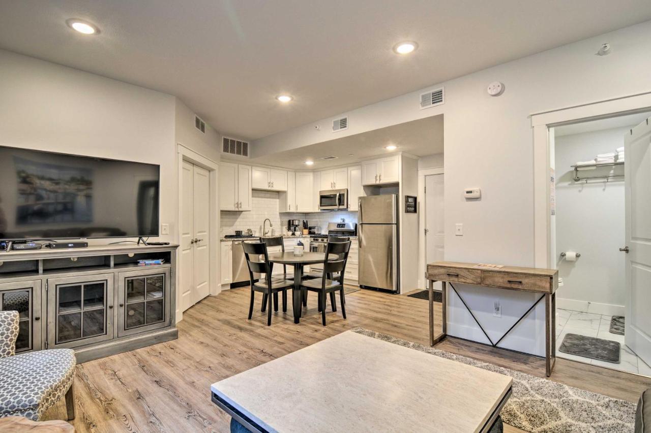 Modern Traverse City Condo About 1 Mi To Bay! Екстер'єр фото
