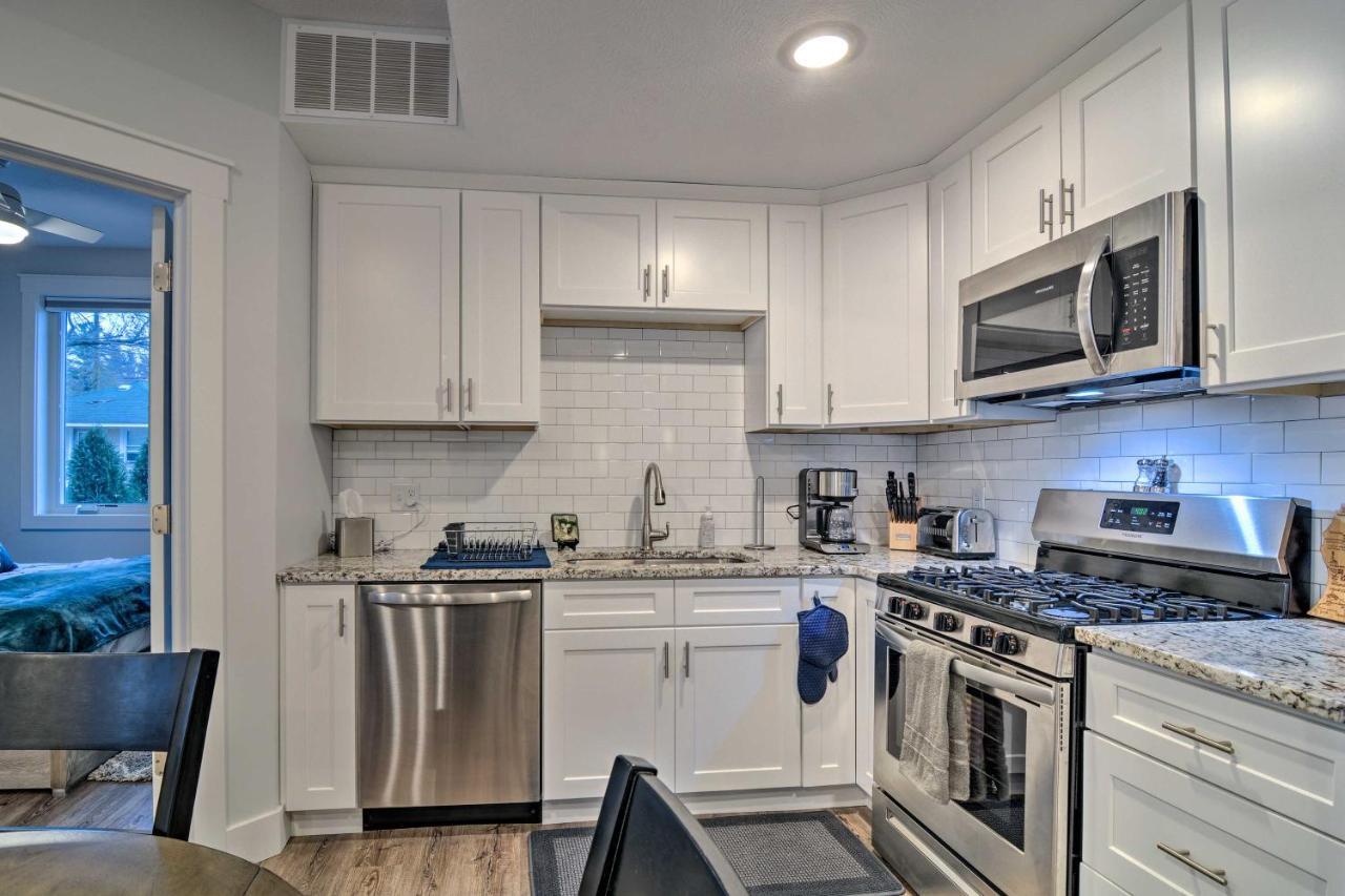 Modern Traverse City Condo About 1 Mi To Bay! Екстер'єр фото