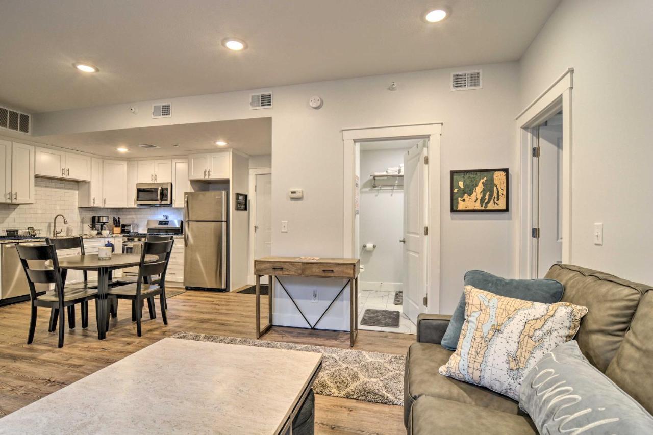 Modern Traverse City Condo About 1 Mi To Bay! Екстер'єр фото