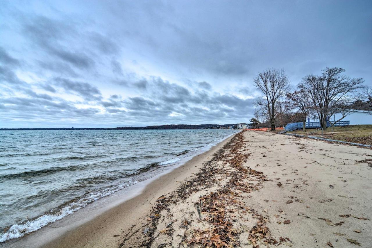 Modern Traverse City Condo About 1 Mi To Bay! Екстер'єр фото