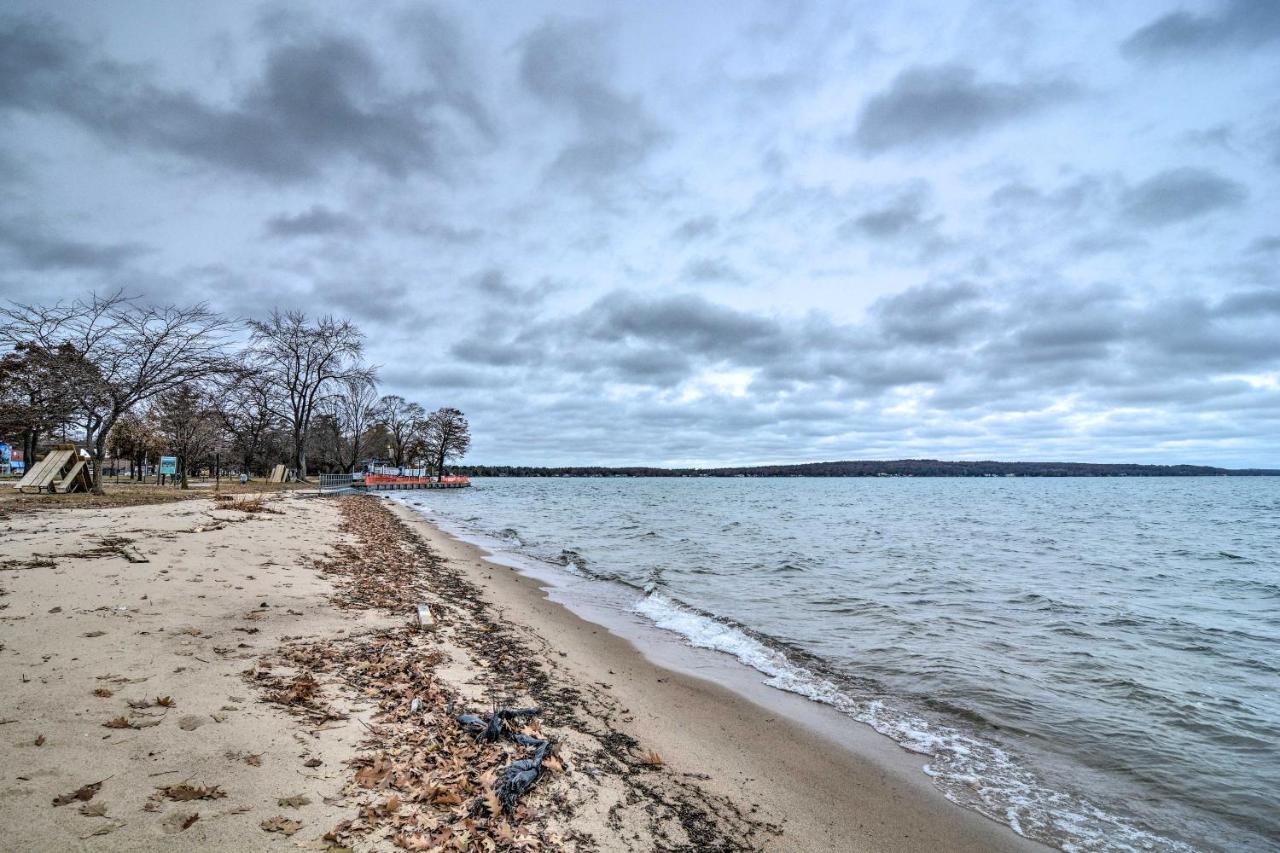 Modern Traverse City Condo About 1 Mi To Bay! Екстер'єр фото